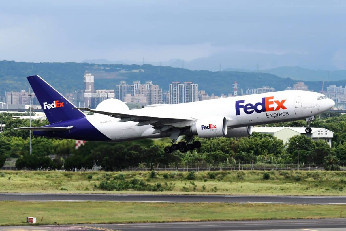 FedEx Boeing 777f cargo plane