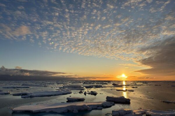 Melting icebergs